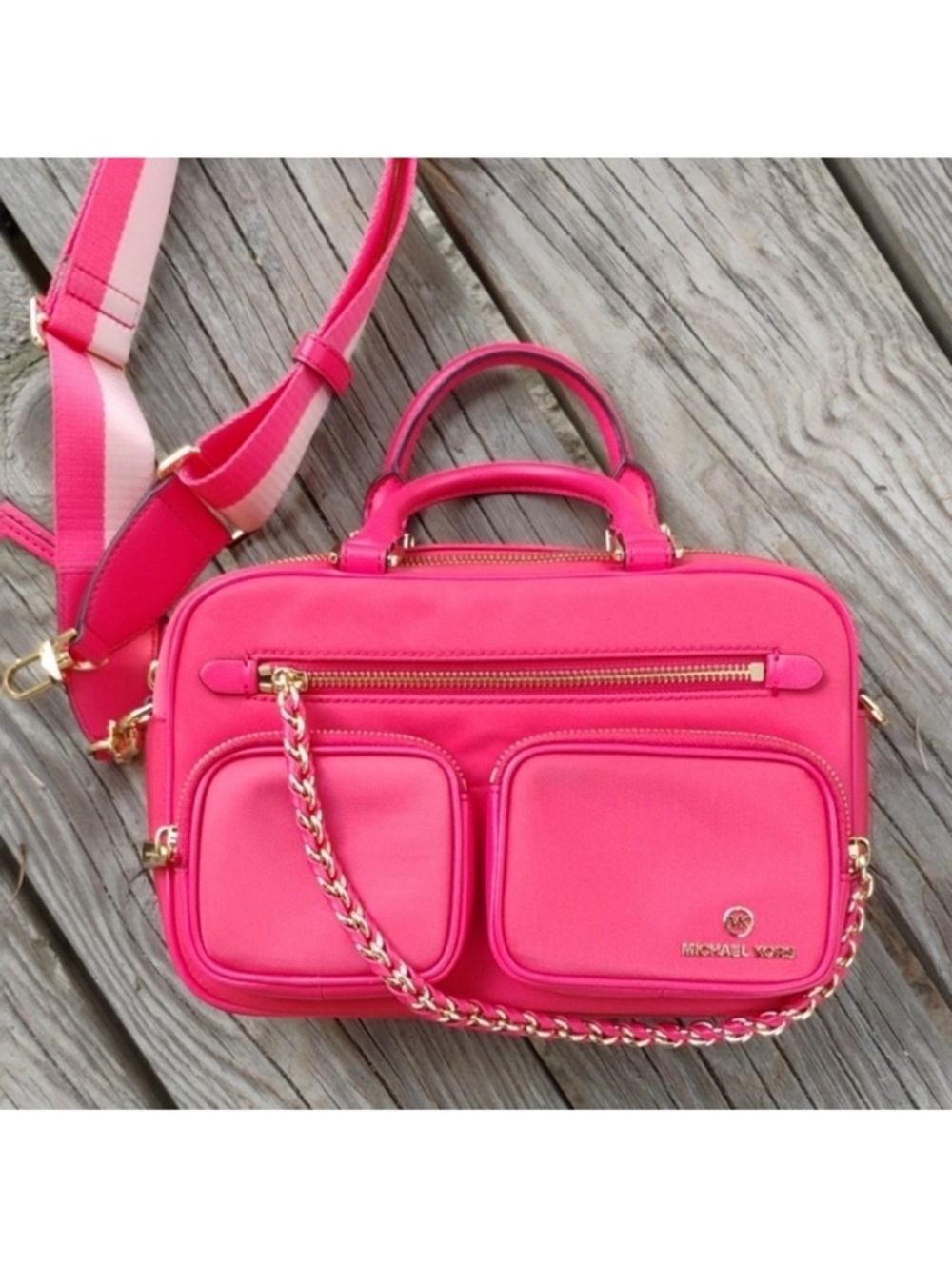 Michael Kors Elliot Small Utility Camera Messenger bag. - Picture 2 of 10